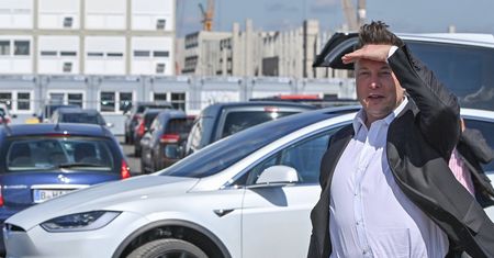 Elon Musk zapłaci w USA rekordowy podatek, a jego Teslę to ominie. Gdzie są zyski firmy?
