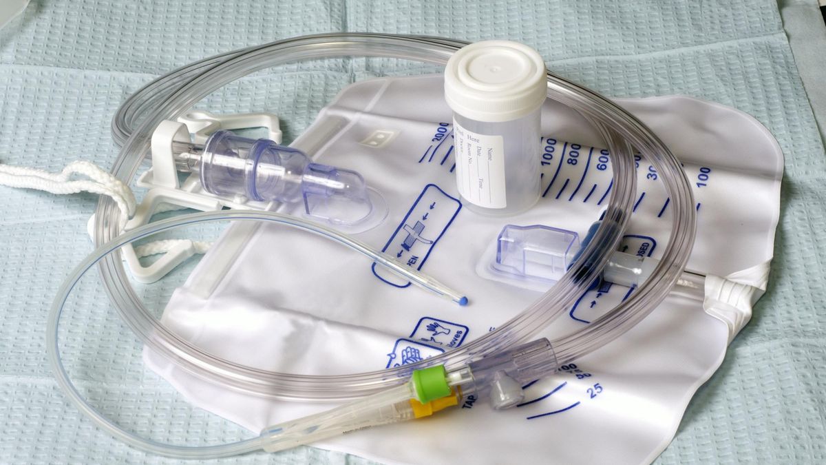 Cewnik Foleya stosuje się zawsze podczas cesarskiego cięcia.