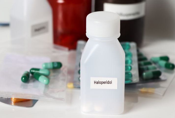 Haloperidol to lek grupy preparatów przeciwpsychotycznych o silnym działaniu przeciwpsychotycznym i uspokajającym.