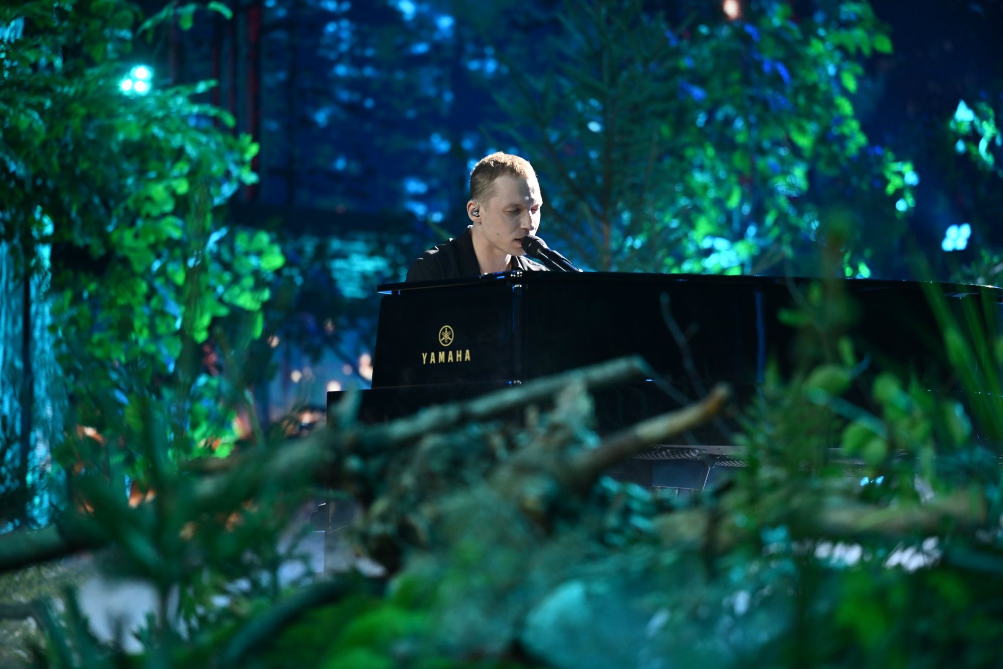 Igor Herbut na scenie w Sopocie 