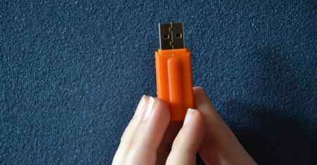 Zgubili pendrive z danymi osobowymi. Blisko 60 tys. zł kar