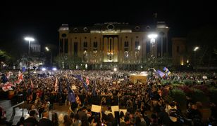 Działo się w czwartek w nocy. Tysiące osób na ulicach. Gruzini mówią "Nie"