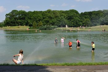Warszawa: Powraca kultowe Lato w Mieście. Ruszyły zapisy na darmowe zajęcia dla dzieci. Jakie atrakcje zaplanowano?