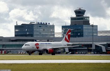 Praga: anonimowa groźba o dronach. Wezwano snajperów