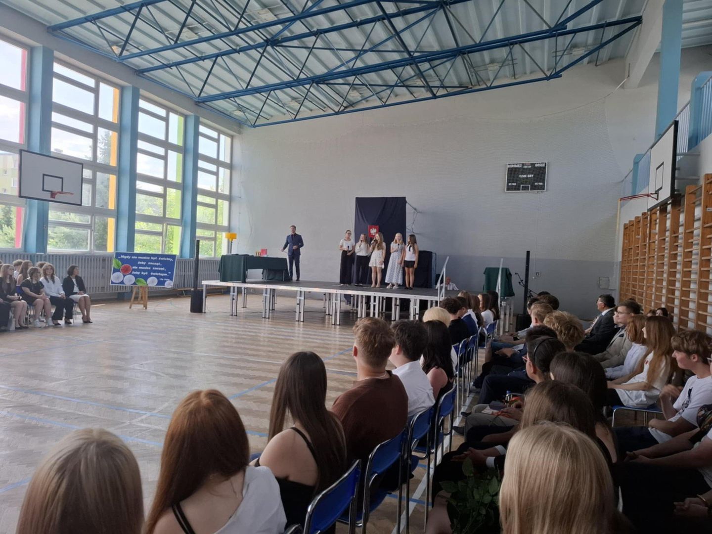 Ósmoklasiści z SP nr 8 po raz ostatni byli w swoich szkolnych murach
