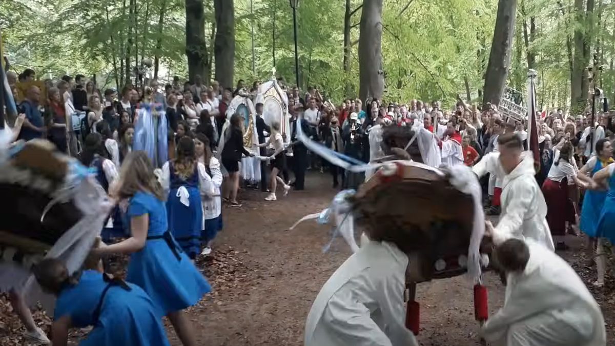 Pokłon feretronów, tradycyjny zwyczaj kaszubski