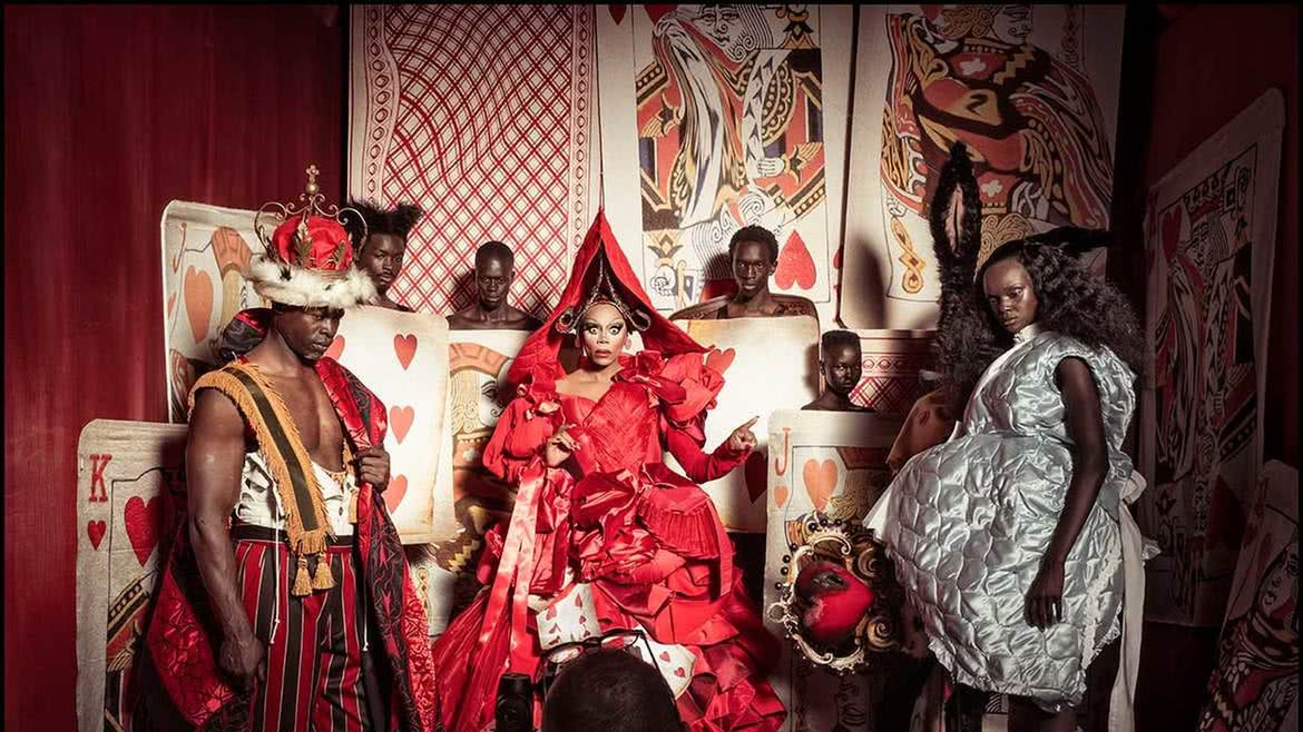 Tim Walker odpowiedzialny za kalendarz Pirelli 2018. Wiemy, co dzieje się za kulisami 1