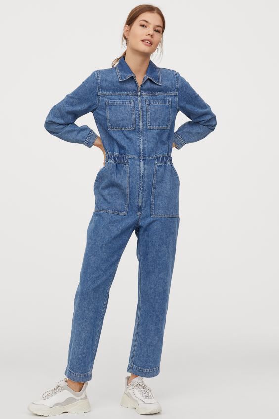 Dżinsowy kombinezon H&M, 149,99 zł.
