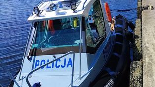 Barka paliwowa uderzyła w nabrzeże i odpłynęła z miejsca. Kapitan statku był pijany