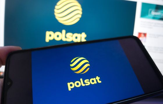 Koniec jesieni w tv. Polsat liderem całej widowni, TVN rządzi w grupie komercyjnej