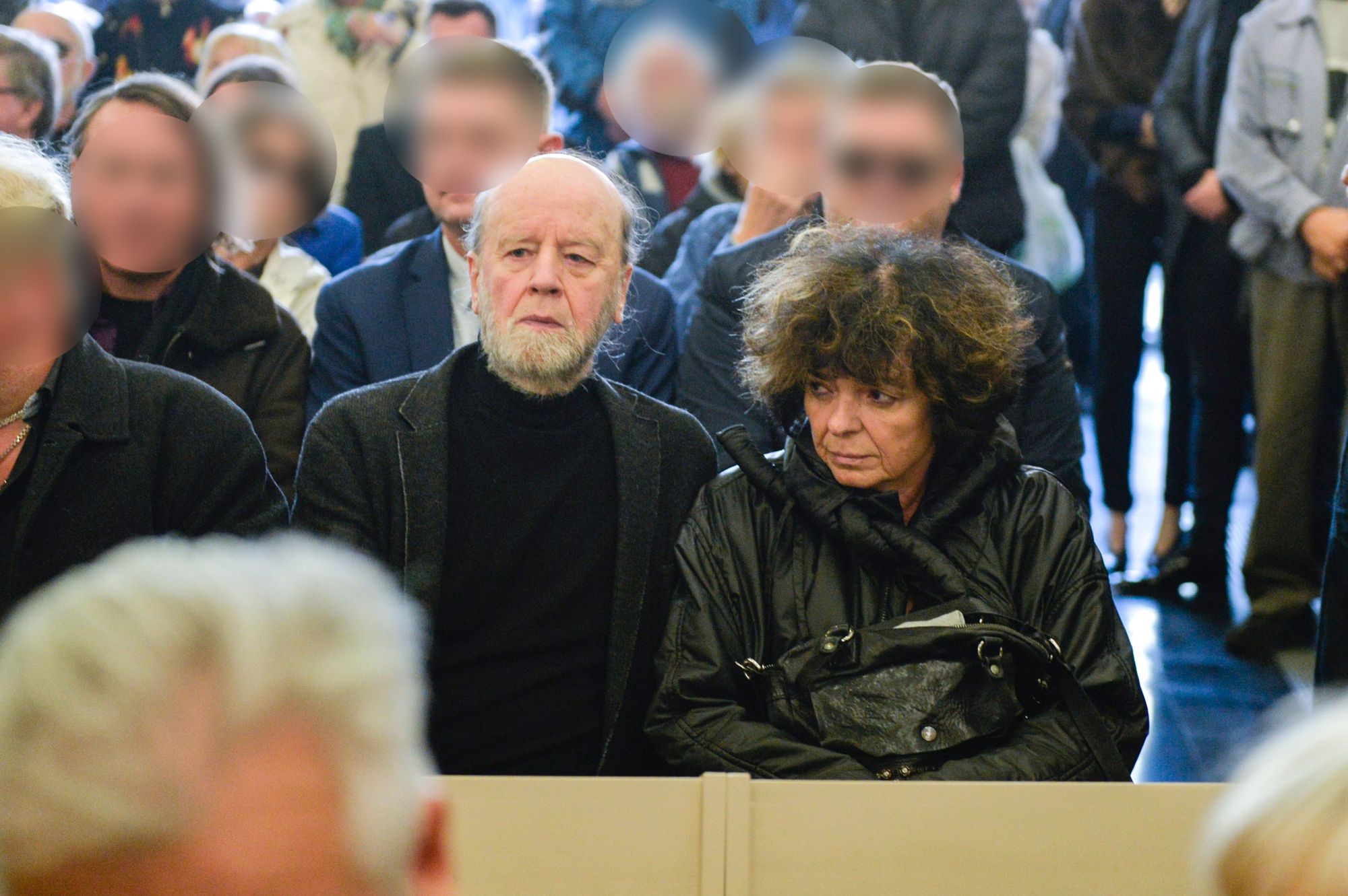 Katarzyna Grochola na pogrzebie Jerzego Urbana