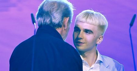 Mata zrobił to w niedzielę wieczorem. Ludzie nie mieli pojęcia, co się dzieje