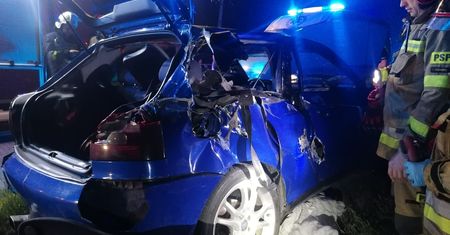 Pomorze. Audi zderzyło się z pociągiem