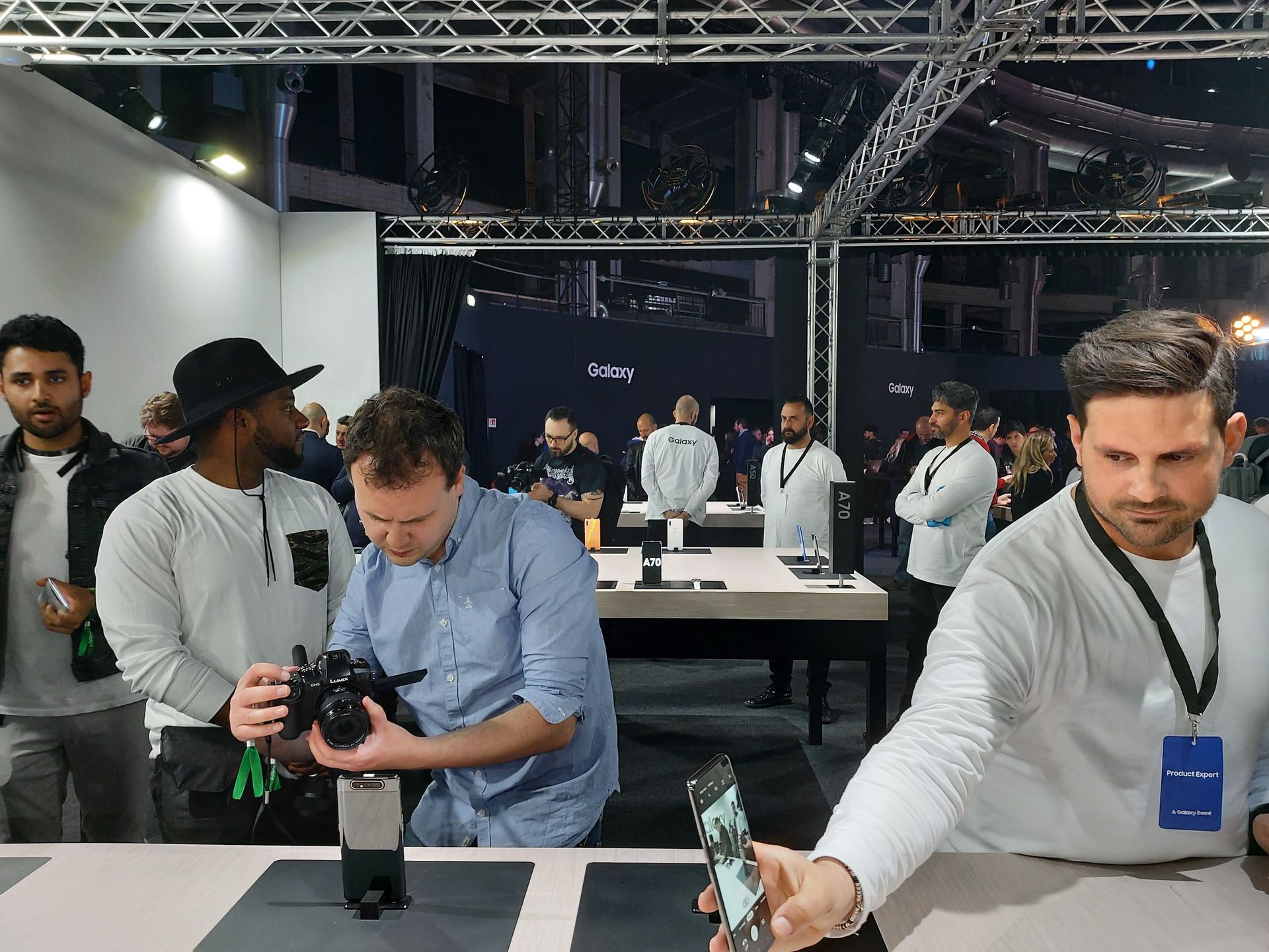 Samsung Galaxy A80 robi dobre pierwsze wrażenie, ale zostawia z kilkoma pytaniami bez odpowiedzi 2