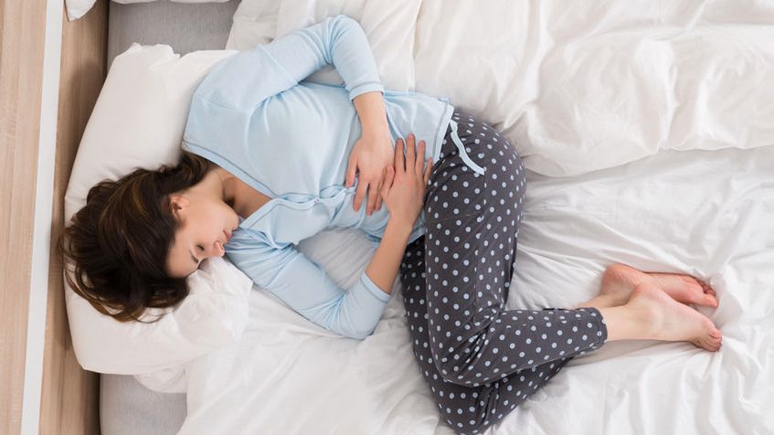 Ból brzucha może być objawem wielu poważnych schorzeń