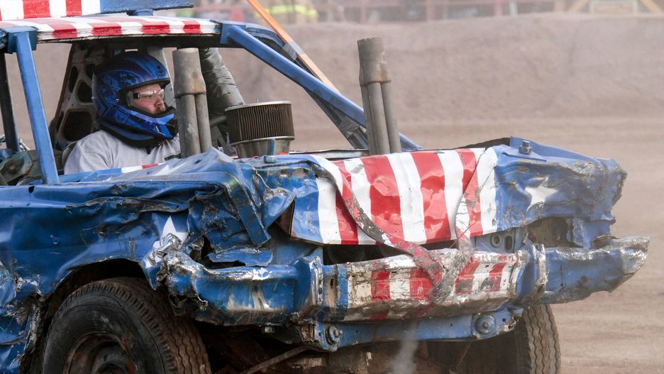 Jawor. Kolejne miejsce dla fanów motoryzacji. Stworzono jeden z największych torów Wrak Race