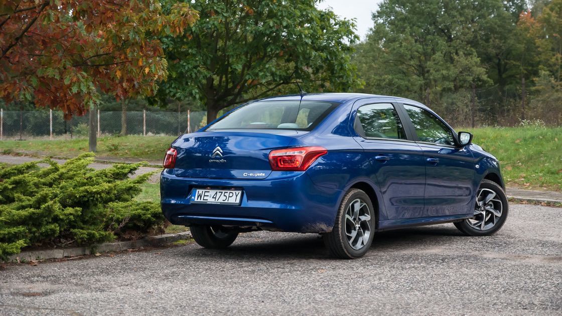 Dopiero dłuższa eksploatacja wyjawia niedoróbki. W przypadku tego auta chodzi głównie o tragiczne wyciszenie.