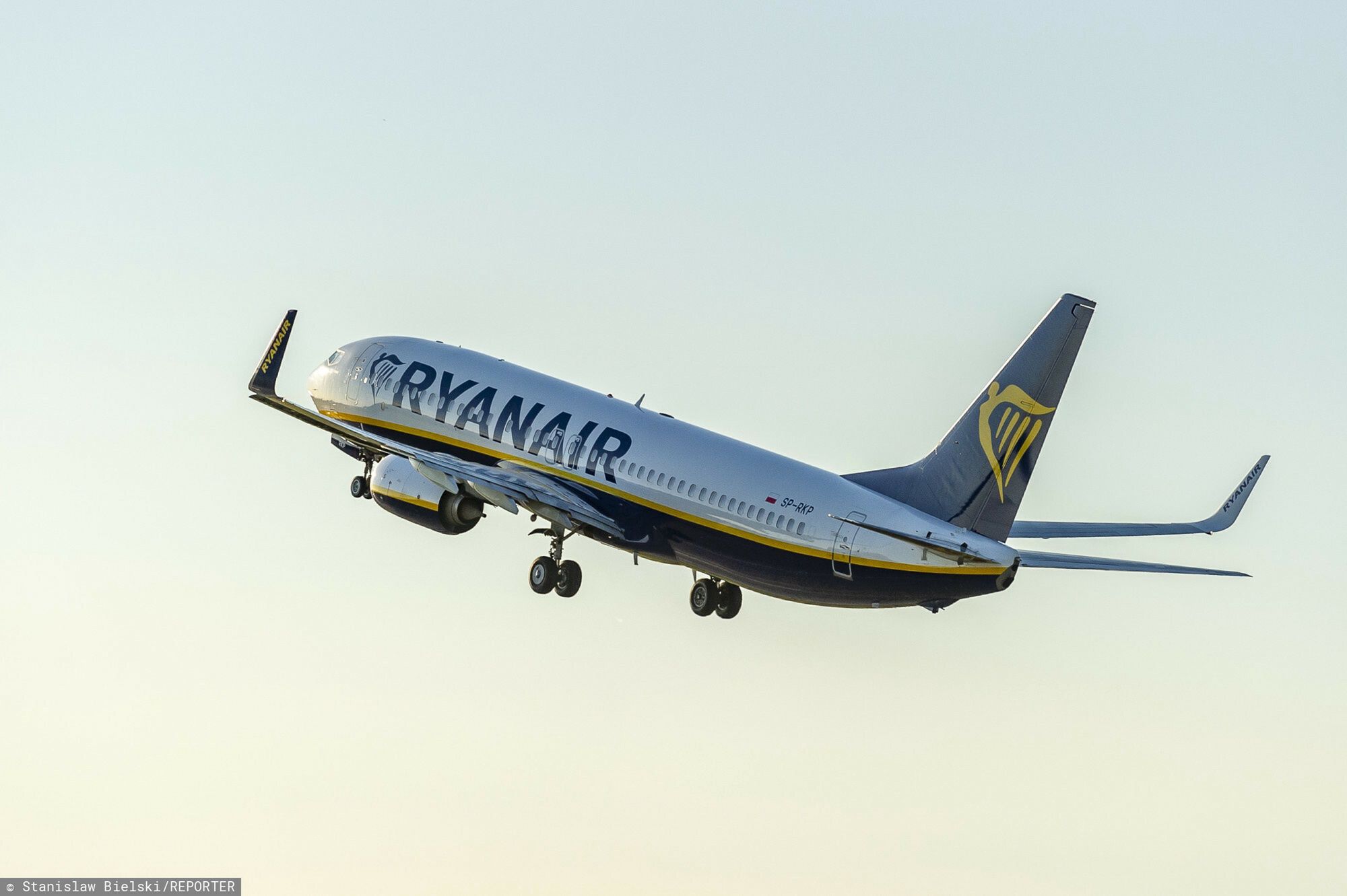 Reporter archiwum 2023 06
29.06.2023 Gdansk - lotnisko im. Lecha Walesy N/z samolot pasazerski lini lotniczych Ryanair nr SP-RKP Boeing 737-8AS
Fot. Stanislaw Bielski/REPORTER
Stanislaw Bielski/REPORTER