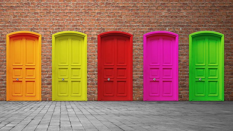 Wybierz drzwi, by sprawdzić swoją inteligencję. Na odpowiedź masz 10 sekund