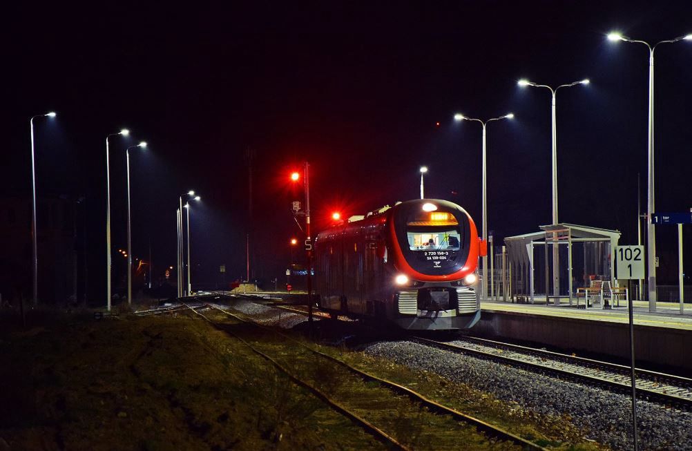 Na Pomorzu miało powstać niezbędne połączenie kolejowe. Jeśli kolejowa spółka nie sypnie groszem, zostaną z niego strzępy