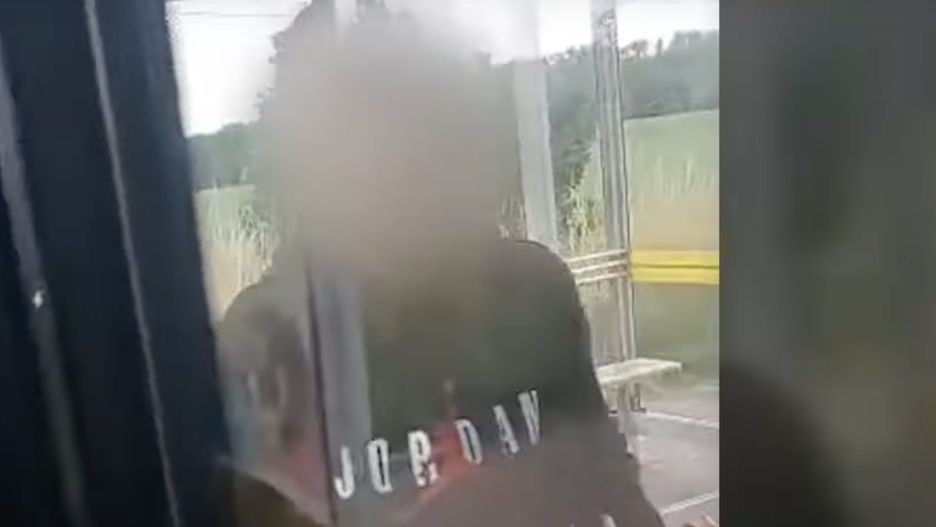 Wałbrzych. Z nożem na kierowcę. Nastolatkowie zaatakowali autobus
