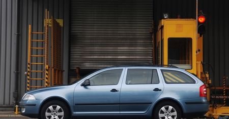Škoda Octavia Tour II Combi 1,6 MPI - żer dla skner [test autokult.pl]