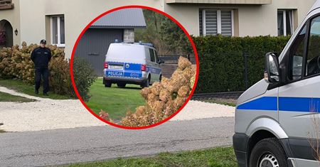 Dom obstawiony z każdej strony. Strzegą matki przed Bartłomiejem