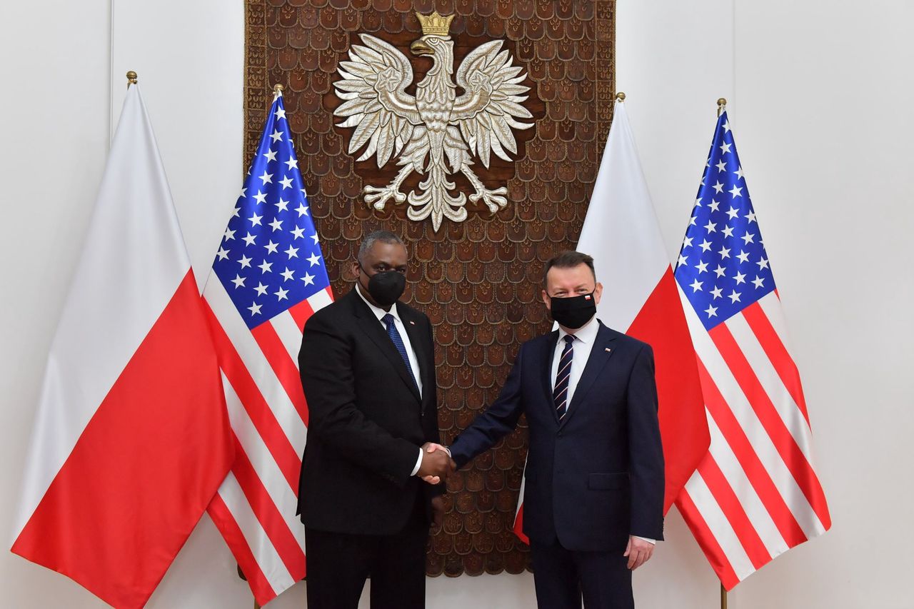 "Napad Rosji na Ukrainę doprowadzi do konfliktu". Szef Pentagonu w Warszawie