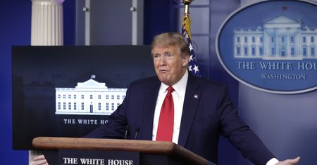 Koronawirus w USA. Trump wstrzymuje wpłacanie składek na WHO