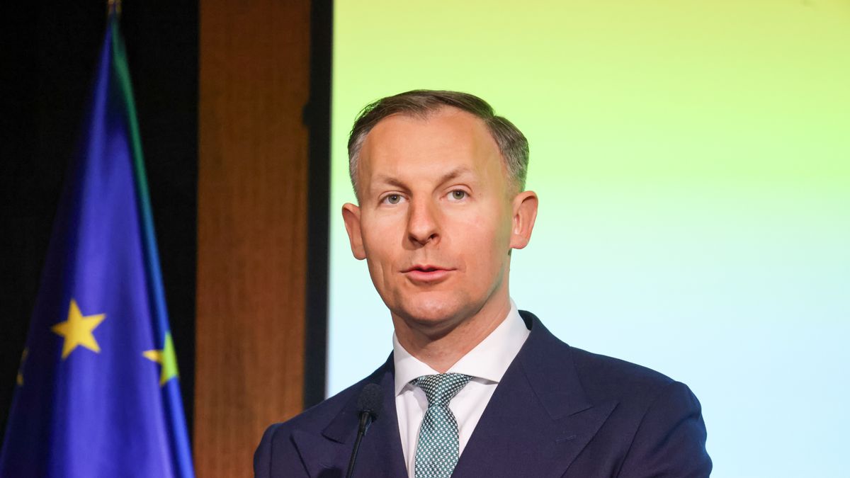 Tomasz Chr�stny
Warszawa, 26.05.2025. Przewodnictwo Polski w Radzie UE. Prezes Urz�du Ochrony Konkurencji i Konsument�w
Tomasz Chr�stny podczas spotkania organizowanego w ramach Europejskiego Dnia Konkurencji, 26 bm. w Warszawie. Jest to coroczne wydarzenie, organizowane przez Urz�d Ochrony Konkurencji i Konsument�w, stanowi�ce platform� do wymiany pogl�d�w na temat najwa�niejszych wyzwa� i kierunk�w rozwoju prawa konkurencji, ze szczeg�lnym uwzgl�dnieniem adaptacji prawa do dynamicznych zmian politycznych i globalnych trend�w. (ad) PAP/Albert Zawada
Albert Zawada
Dzie� Konkurencji, EU, europejski, Poland25EU, polityk, polityka, portret, Unia Europejska