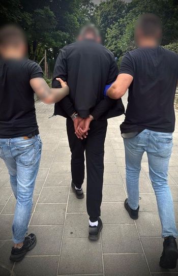 Gaz, cios i staw. Brutalny rozbój na Oruni. Policja zatrzymała podejrzanego