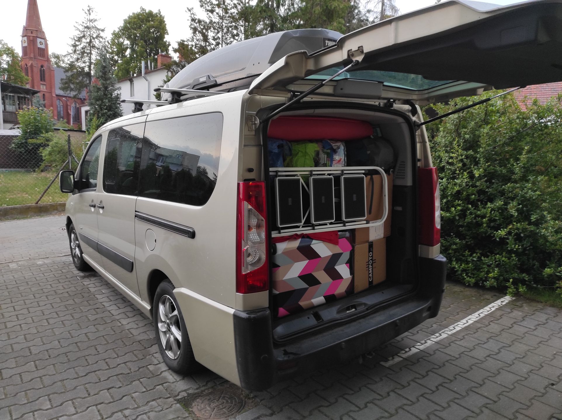 Zapakowane auto