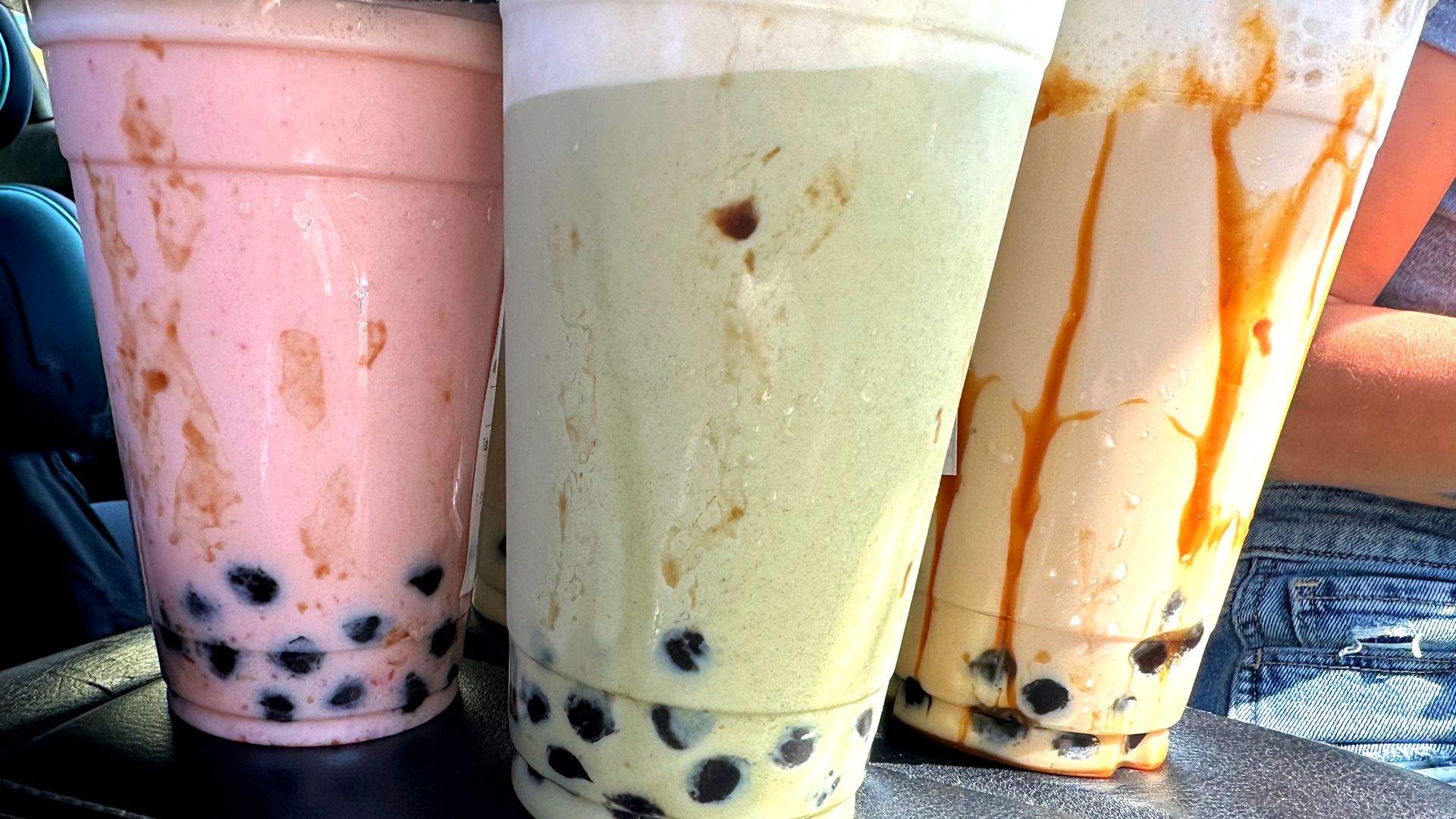 Bubble tea to smaczna i popularna przyjemność, ale często jest kaloryczną bombą.