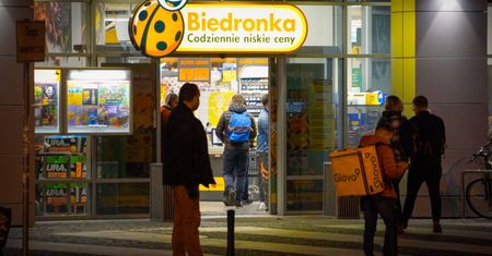 Najmodniejsze plecaki tego sezonu w Biedronce. Dostaniesz je za grosze