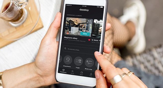 Oblężenie Booksy po zapowiedzi lockdownu fryzjerskiego, platforma przeprasza za problemy techniczne