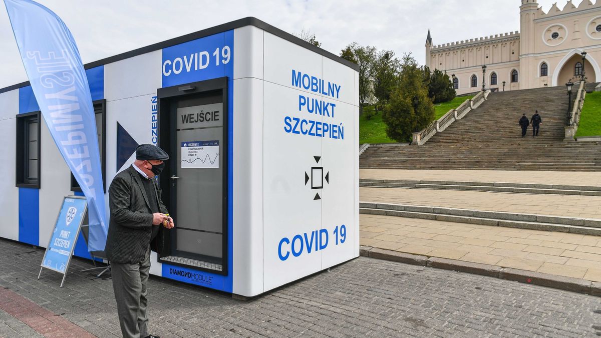 Mobilny punkt szczepień przeciwko COVID-19
