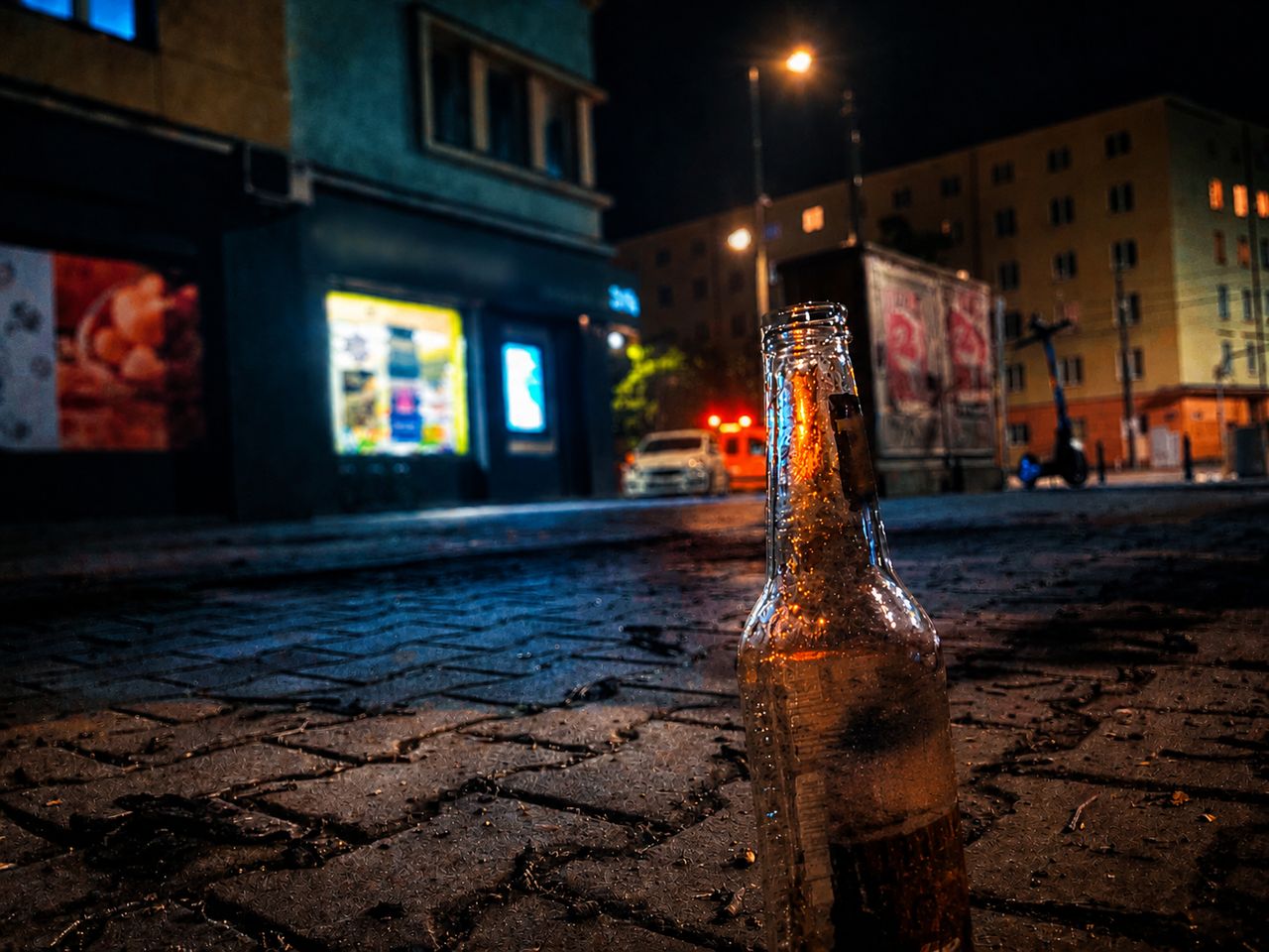 Nocny rajd po flaszkę. "U nas można", gmina bez prohibicji 20 minut od centrum Warszawy