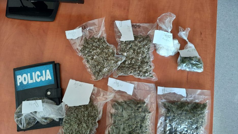 Śląskie. Policjanci z Bytomia i Częstochowy przejęli znaczne ilości narkotyków.