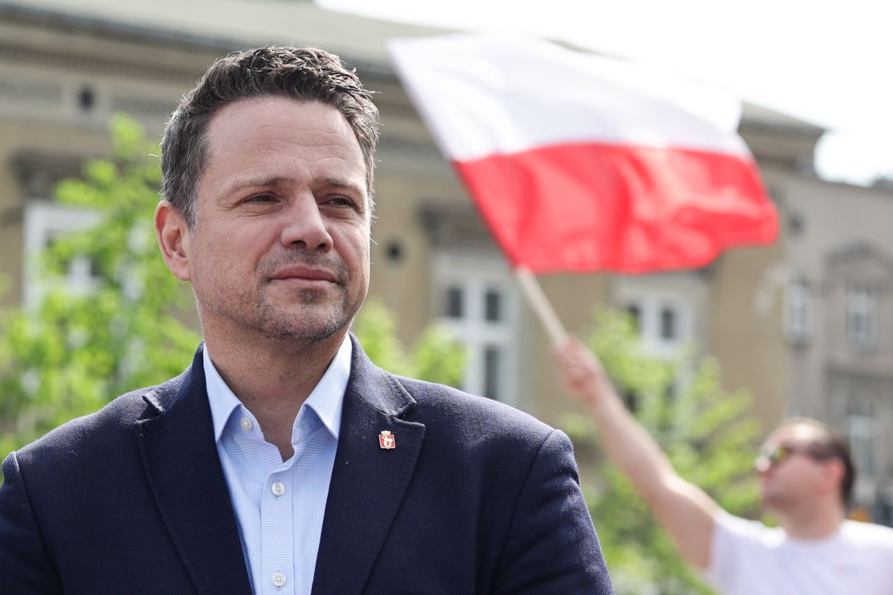 Trzaskowski zdecydował ws. krzyży. Jest zawiadomienie do prokuratury