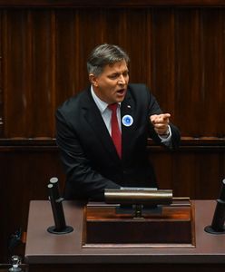 PiS zmienia pytania. Zadziwiające tłumaczenia posła