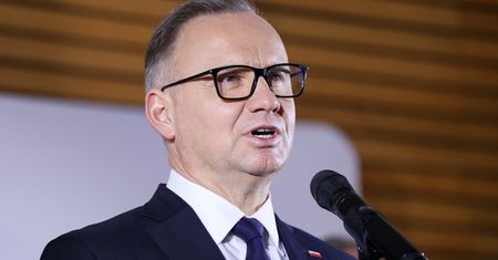 "Ustawie tej zarzucam niezgodność". Duda wnioskuje do TK o kontrolę