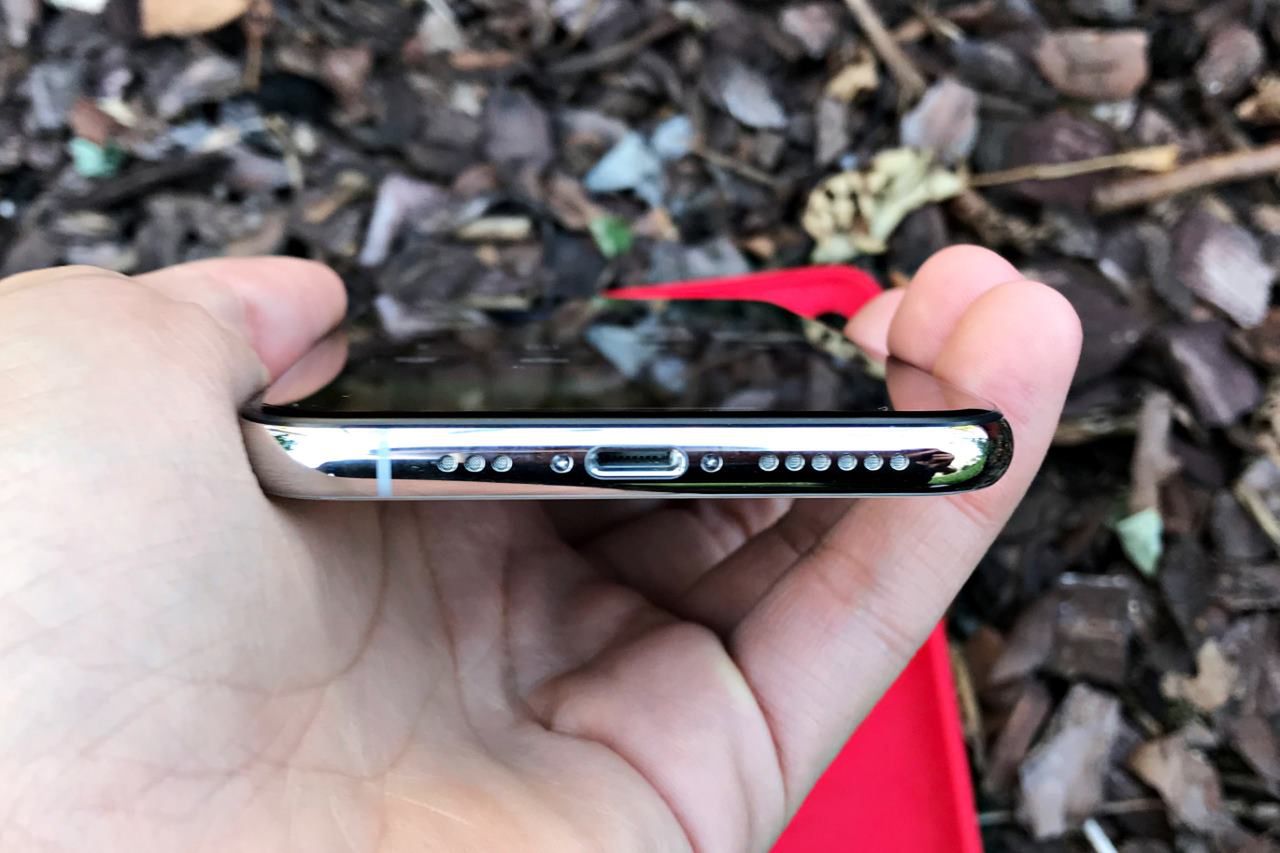 iPhone XS ze złączem Lightning