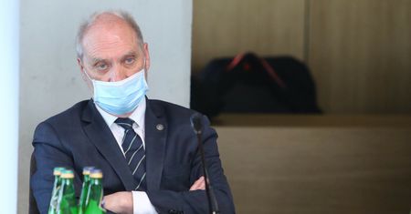 Konflikt w podkomisji smoleńskiej. Macierewicz pozbywa się niewygodnych członków
