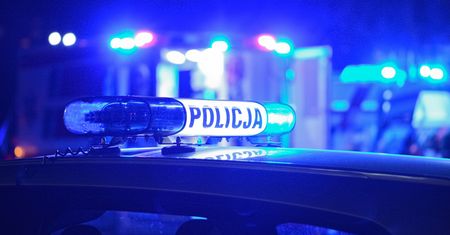 Kradzież w parku miejskim w Ostrowcu. Z plecaka 18-latka zginął portfel z dokumentami