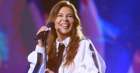 Edyta Górniak pozuje z Zenkiem, a "fan" grzmi: "Chopin i Mickiewicz KLASZCZĄ W GROBACH". Ostro odpowiedziała (FOTO)