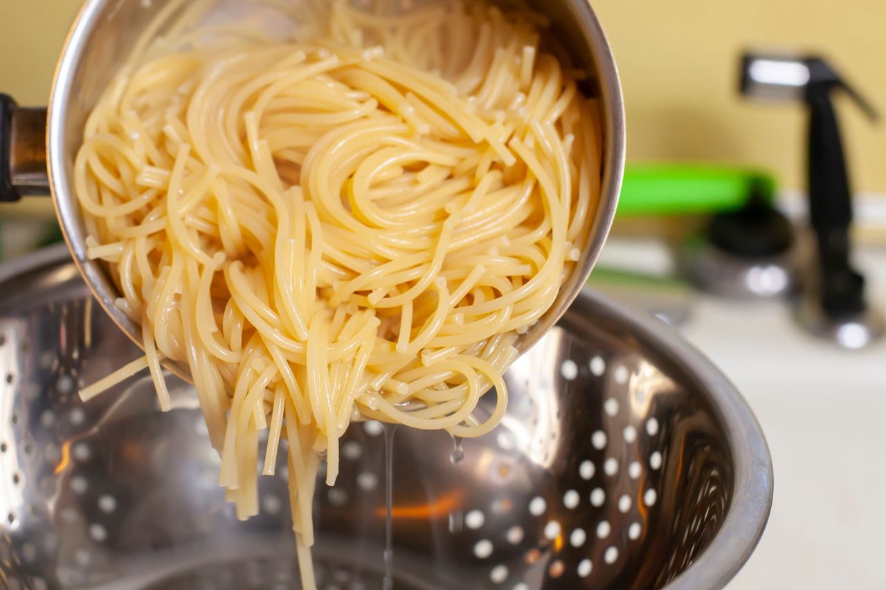 Draining pasta