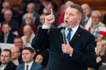 Większość Polaków nie chce Czarnka na premiera. Nowy sondaż