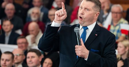 Większość Polaków nie chce Czarnka na premiera. Nowy sondaż