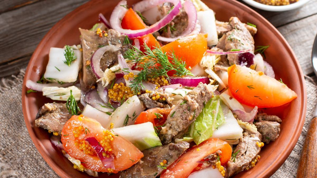 Sałatka z wątróbką - Pyszności