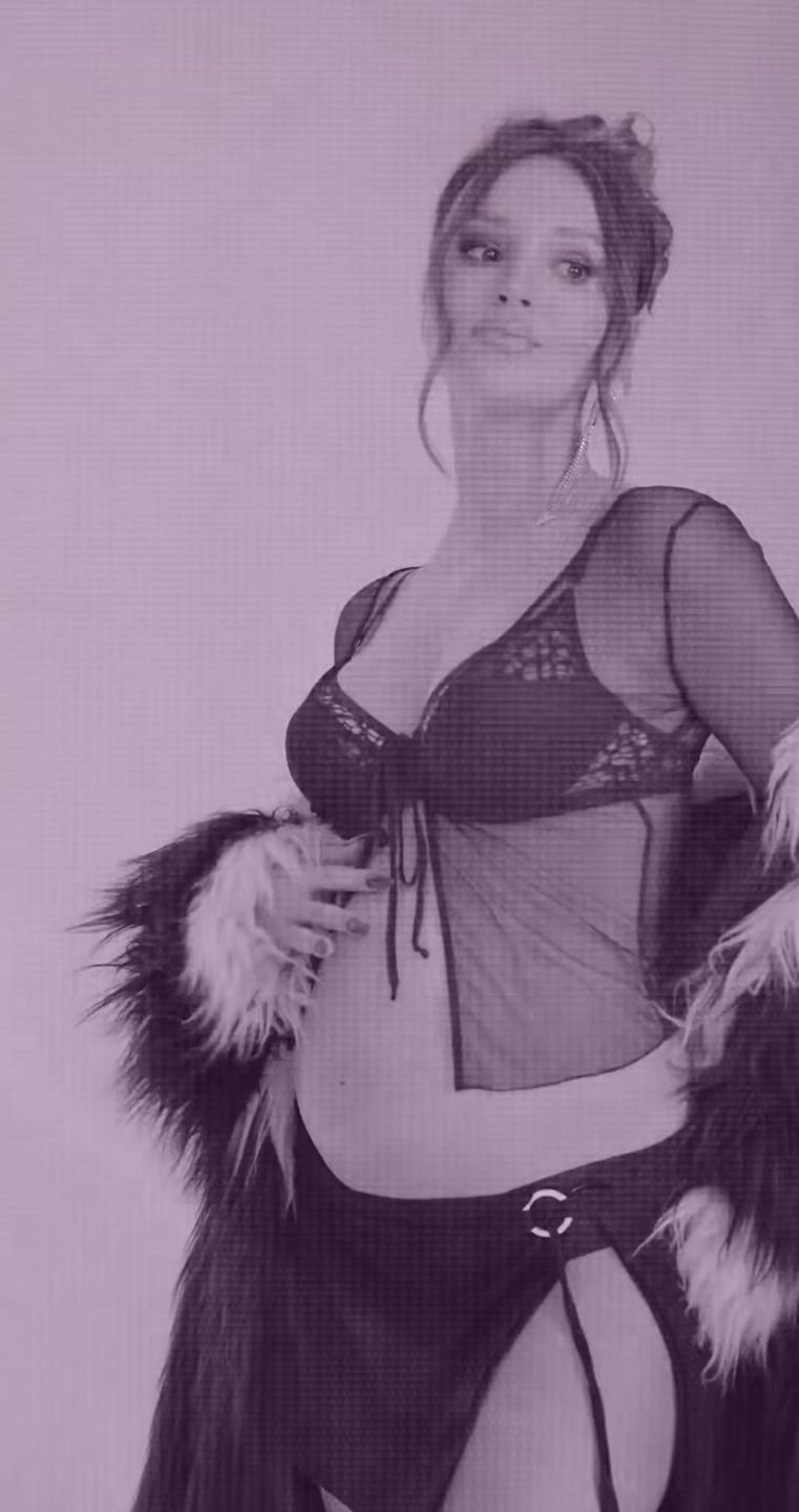 Marina Łuczenko eksponuje ciążowe krągłości w nowym teledysku